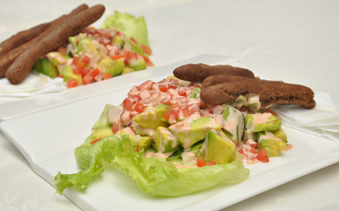Crispy avocado salad with millet sticks